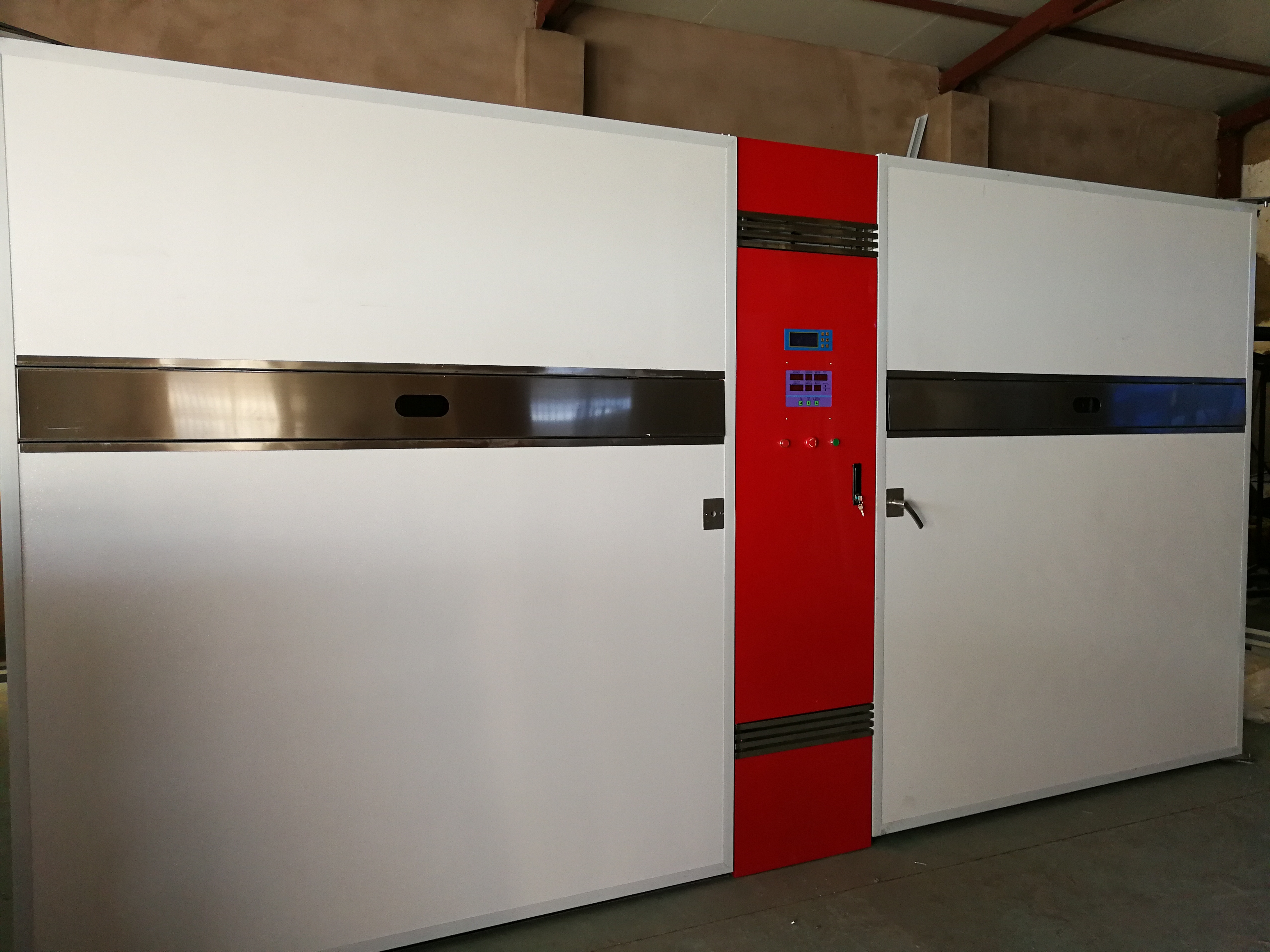 Últimos blogs de la empresa sobre Cómo reducir las facturas de electricidad de los criaderos en un 35% con la nueva incubadora ELT-57600S