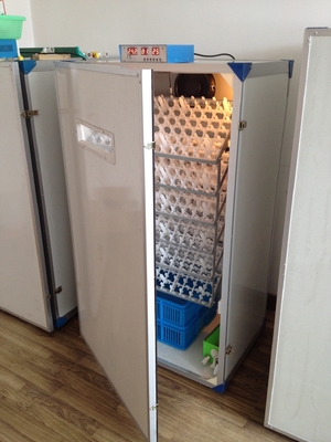 comprar Incubadora automática del huevo de las aves de corral que trama la incubadora del huevo de la máquina 600 online manufacture