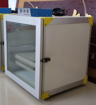comprar Incubadora comercial del huevo del pollo de 120 huevos con Turner Hatching Machine automático online manufacture