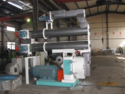 comprar décimo octavo equipo del molino de alimentación de 132kw Ring Die Wood Pellet Machine online manufacture